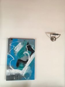 40599733 122108352 9e818e3b a396 4a1e 8289 2b242a8129b8 225x300 - Recensione di quadro per soggiorno astratto c787 da Maddalena